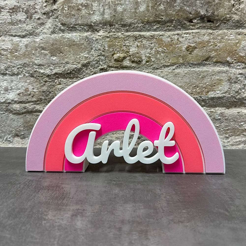 Arcoíris impreso en 3D con nombre personalizado